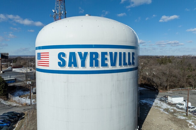 Sayreville, NJ has a popultation of over 45,000 people.