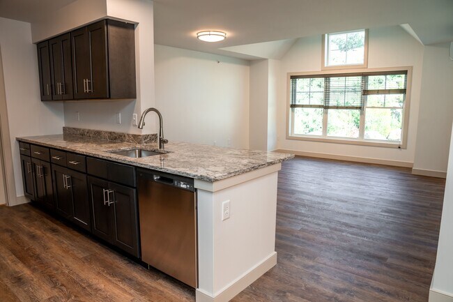 The Residences at the Kestrel, Seymour, CT 06483 - photo 2