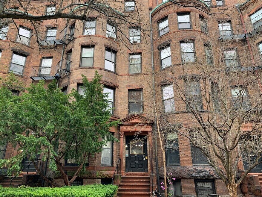 37 Bay State Rd unit 2, Boston, MA 02215 - photo 1