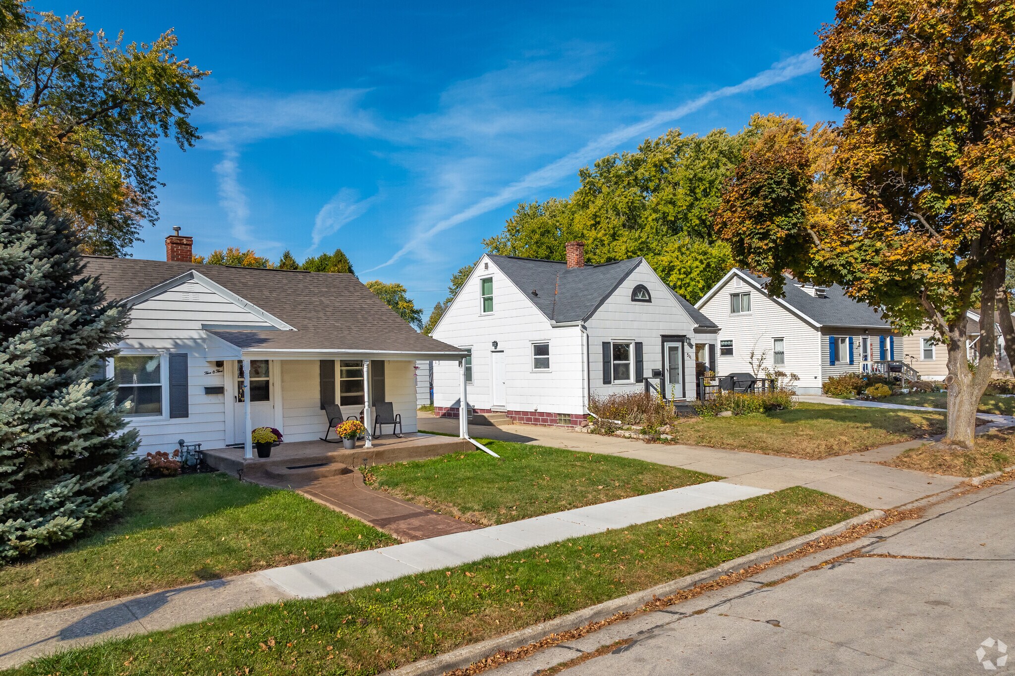 Small cottage homes in University Avenue-Newtols Street neighborhood.