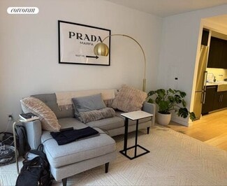 535 W 43rd St, New York, NY 10036