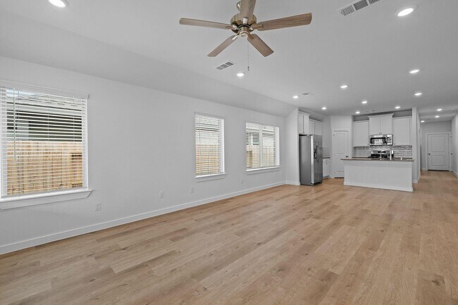 31730 Autumn Spur Ln, Hockley, TX 77447 - photo 6