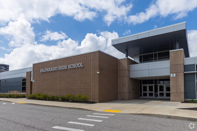Valparaiso High School scores a 97% graduation rate on Niche for Porter Country Indianna.