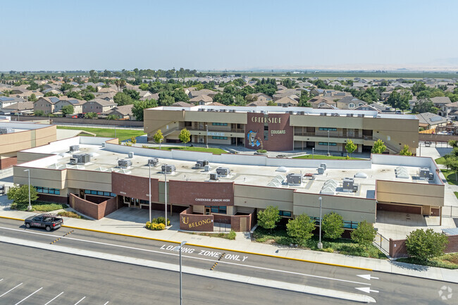 The entrance to Creekside Junior High School in Los Banos.