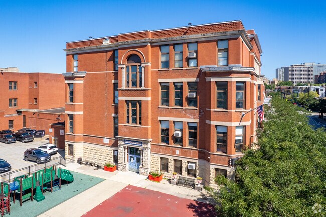 Nettelhorst Elementary School serves students living in Lakeview East.