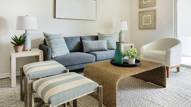 11811 Davis Dr, Largo, FL 33774 - photo 2