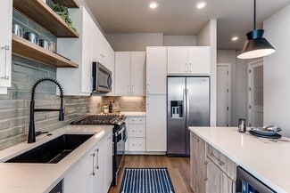 1010 Waugh Dr, Houston, TX 77019