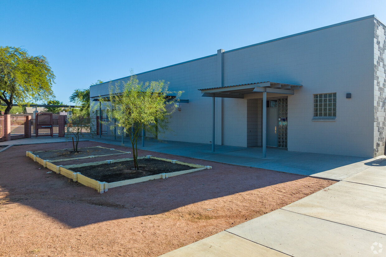 Explorer Middle School, Phoenix AZ Rankings & Reviews - Homes.com