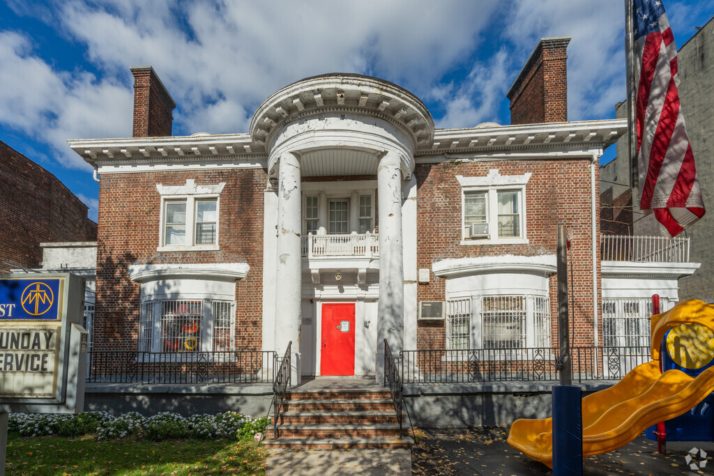 Mount Moriah Christian Academy in Brooklyn has 68 students.