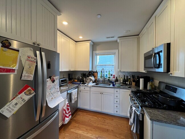 183 River St unit 1, Cambridge, MA 02139 - photo 2