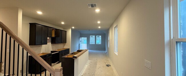 121 Baron von Gator Dr, San Marcos, TX 78666 - photo 5