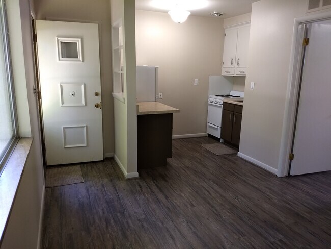 284 North Ave unit 2, Mount Clemens, MI 48043 - photo 2