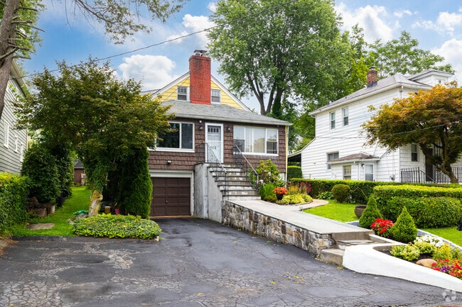 Vernacular homes can be seen throughout Elmsford.