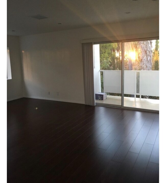 5711 Carlton Way, Los Angeles, CA 90028 - photo 2