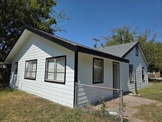 608 E 8th St, Kemp, TX 75143