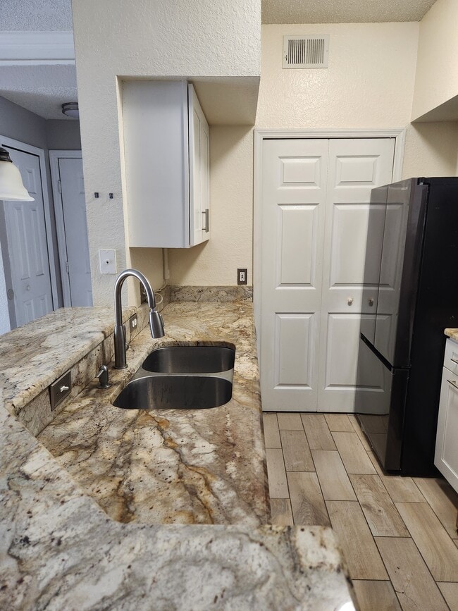 13003 Plantation Park Cir unit 13210, Orlando, FL 32821 - photo 2