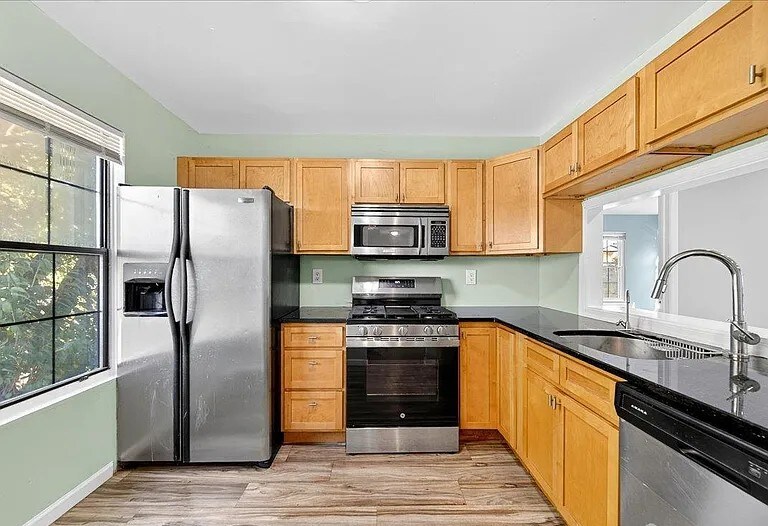 1002 Woodbridge Commons Way, Iselin, NJ 08830 - photo 1