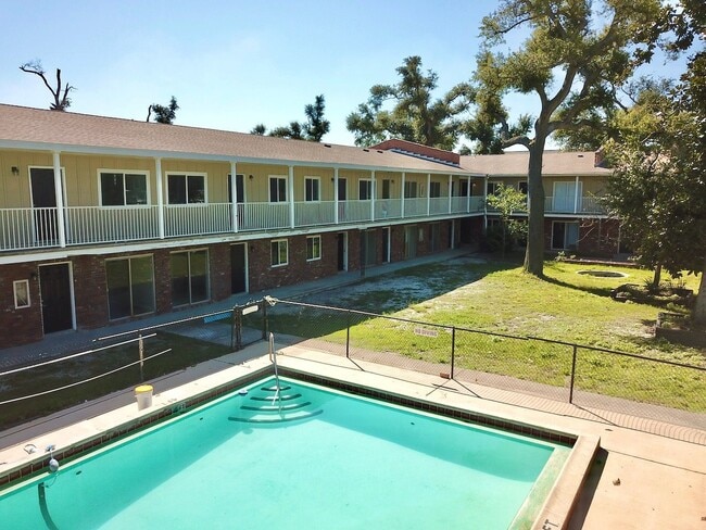 Magnolia Cove Apartments and Marina, Panama City, FL 32401 - photo 2