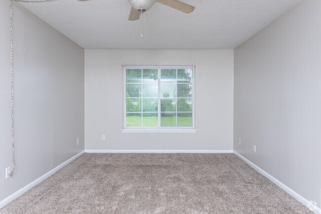 3BR, 2BA - 1,205 SF