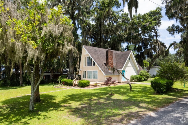 While custom builds can go for more, most Crescent homes sell for under $550,000.