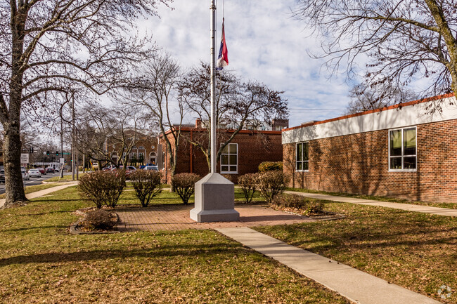 Lee' Summit Elementary School