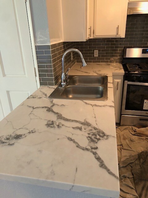 11244 Morrison Ave unit 3- 2nd floor, Valley Village, CA 91601 - photo 4