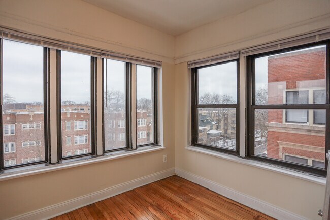 7445 N Greenview Ave unit 318, Chicago, IL 60626 - photo 3