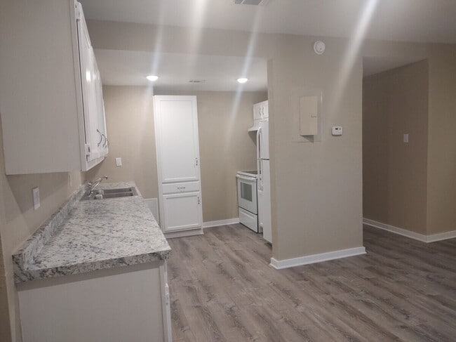 113 NW Main St, Ennis, TX 75119 - photo 3