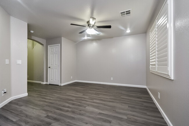 9322 Winfrey Ave, Las Vegas, NV 89148 - photo 5