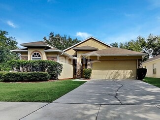 9827 White Barn Way, Riverview, FL 33569
