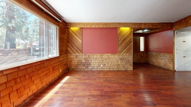 1149 Oak Ave, South Lake Tahoe, CA 96150 - photo 2