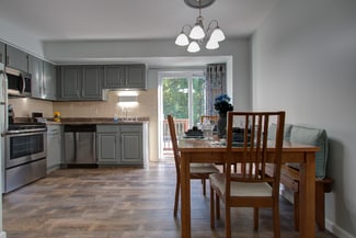 103 Park Charles Blvd S, St. Peters, MO 63376