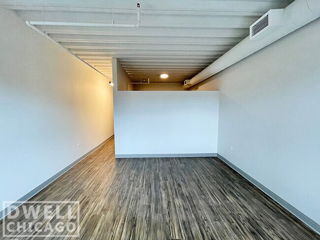 951 W Dakin St unit 1, Chicago, IL 60613 - photo 4