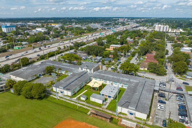 Edison Park K-8 Center is of eassy access.