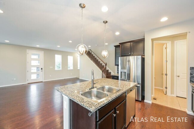 7255 S Millbrook Ct, Aurora, CO 80016 - photo 5