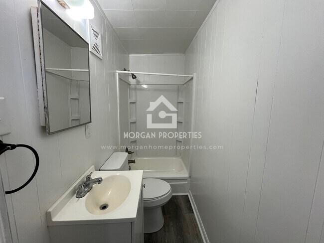 211 N 17th St unit 2, New Castle, IN 47362 - photo 5