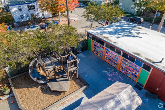Walden Center and School has quality teachers in Alameda County.