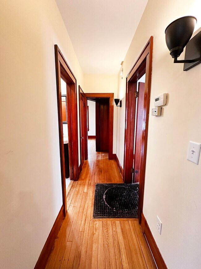 44 Drew St unit 1, Burlington, VT 05401 - photo 3