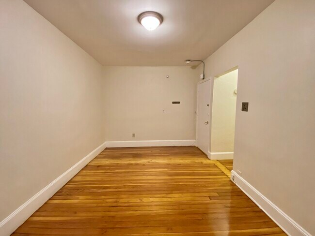 130 Oxford St unit 3, Cambridge, MA 02140 - photo 5