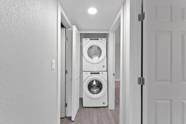 Grove House, Orange, CA 92867 - photo 2