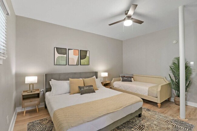 5015 Main St unit ID1366954P, Lisle, IL 60532 - photo 2