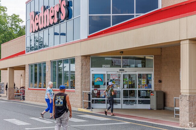 Redners Grocery is an employee owned regional market with organic and sustainable products.