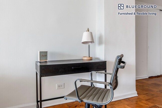 315 E 86th St unit FL18-ID1326, New York, NY 10028 - photo 5