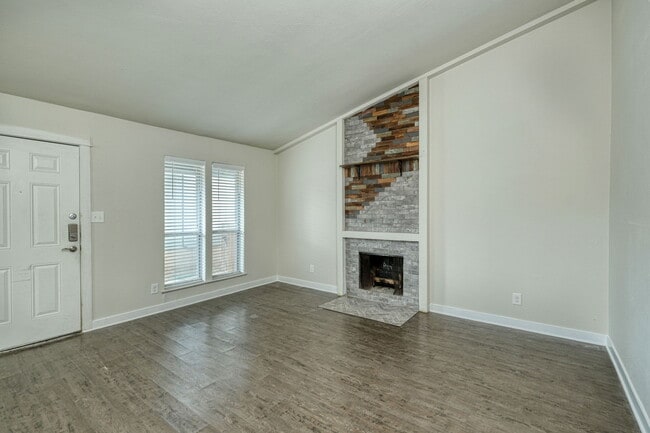 6407 Auburn Dr unit B, Austin, TX 78723 - photo 4