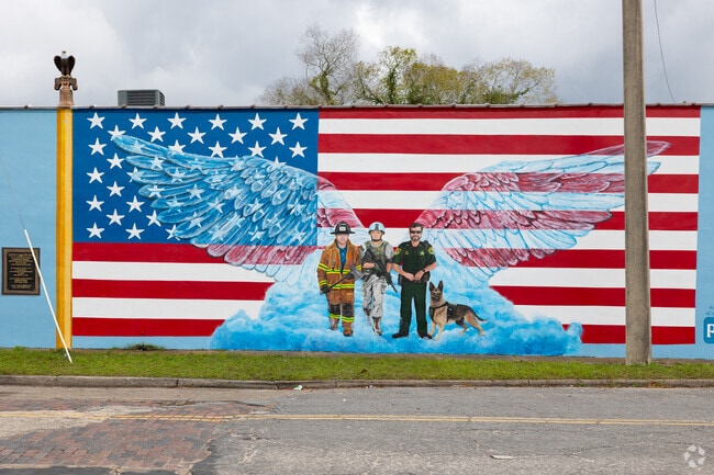 Green Cove Springs neighborhood supports the military, law enforcement and firefighters.