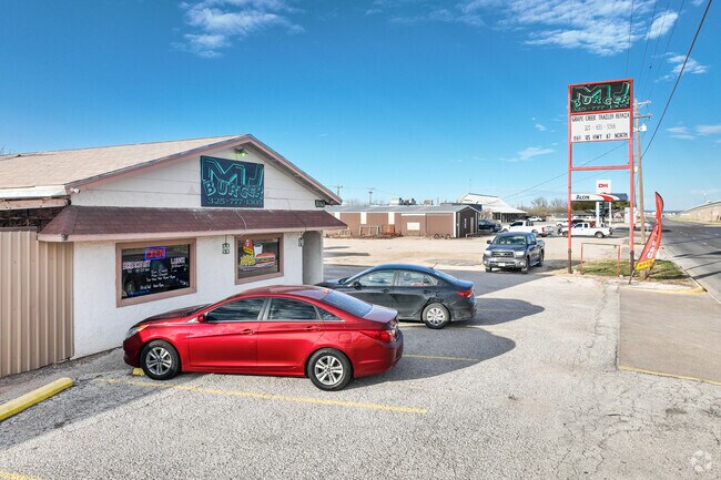 Grape Creek's MJ Burger offers patrons a lively outdoor patio.