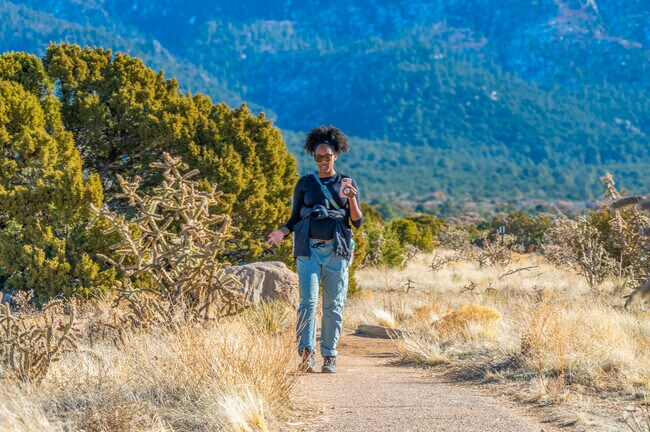 Loma del Rey hikers love the proximity to the Sandia Mountain foothills.