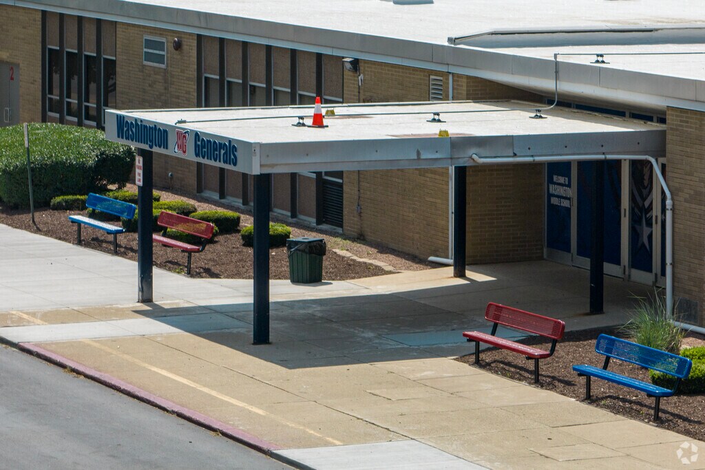 Washington Middle School is a well ranked and favorited school in Blackberry Countryside.
