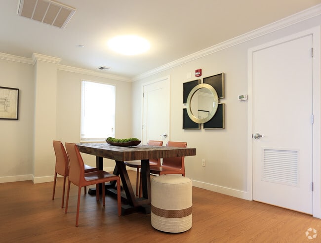 Dining Room 2br