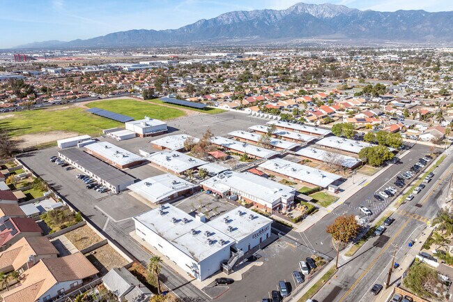 Sequoia Middle School provides education in the neighborhood of Fontana.